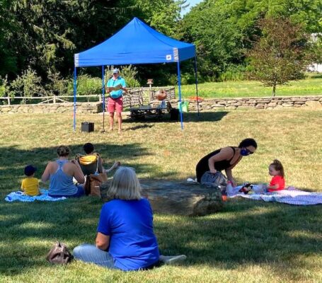 Wonders of the Garden: A Spanish English Storytime!