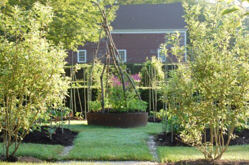Creating a Connecticut Garden with English Roots