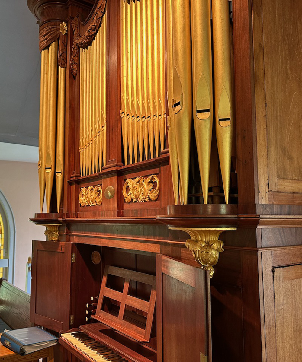 For Christmas, a Historic Organ in a Tiny Church