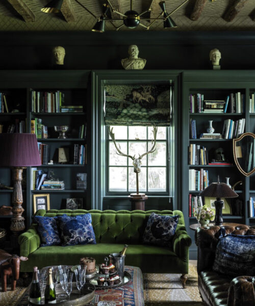 Distinctly American: Houses and Interiors by Hendricks Churchill