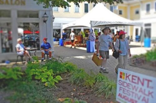 Sidewalk Sale Days at Fife ‘n Drum